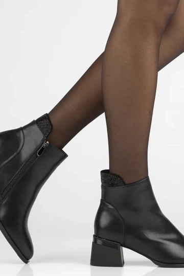 Botins pretos em couro natural com salto e strass Jean 2