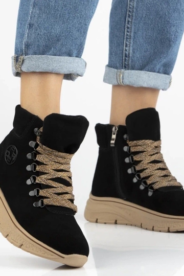 Botins pretos de camurça natural com cadarços decorativos Grega