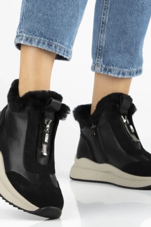 Botins pretos de couro natural com pelo Dorie