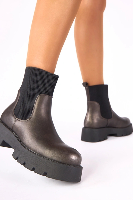 Botins metálicos em plataforma com cano elástico Berniece