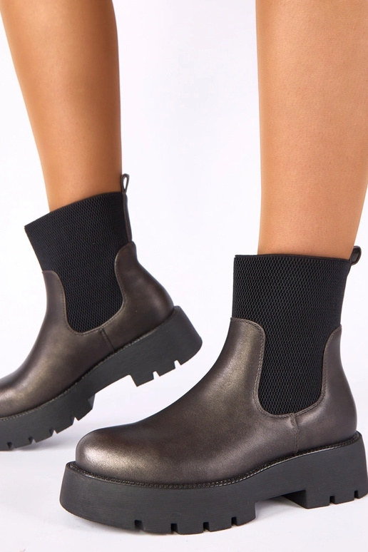 Botins metálicos em plataforma com cano elástico Berniece