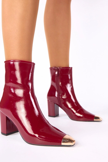 Botins bordeaux envernizados com bico dourado Marilyn