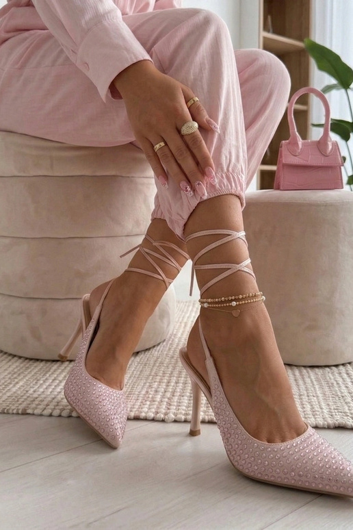 Saltos altos rosa com bico aberto adornados com strass Edith