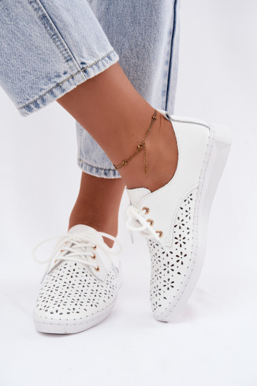 Sapatos brancos femininos com elementos vazados Softie 2