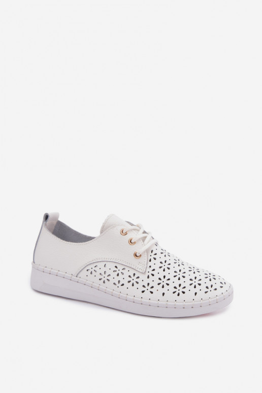 Sapatos brancos femininos com elementos vazados Softie