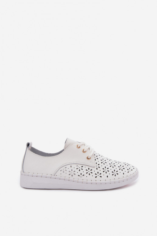 Sapatos brancos femininos com elementos vazados Softie