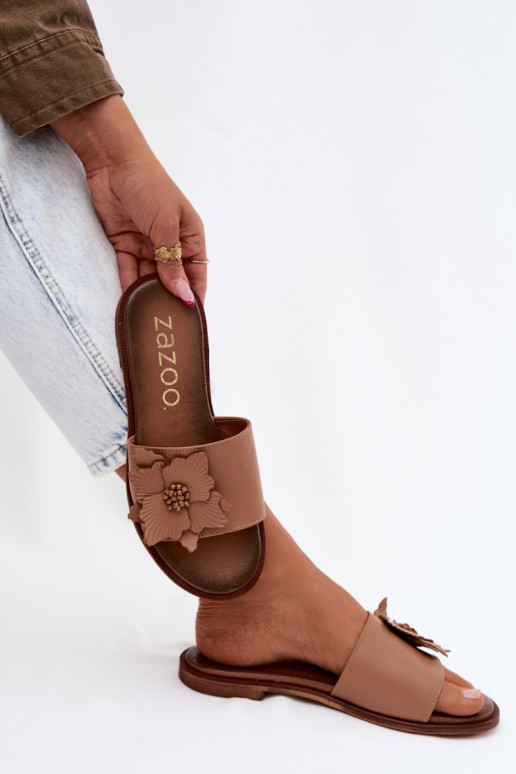 Chinelos de couro para mulheres com ornamentos Zazoo 40477 na cor cappuccino