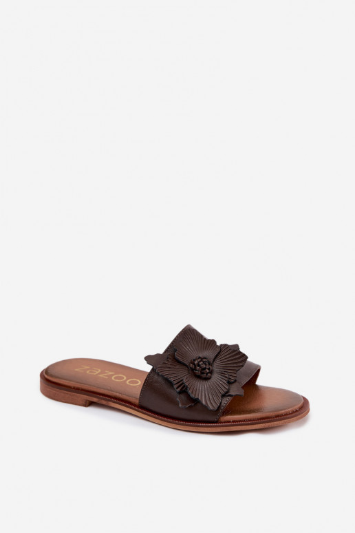 Chinelos de couro para mulheres com ornamentos Zazoo 40477 na cor chocolate