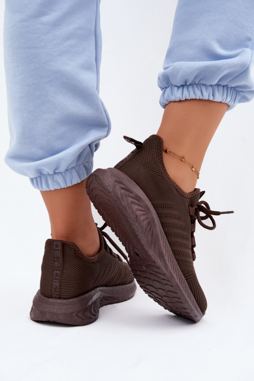 Calçado desportivo slip-on para mulheres Big Star UU274055 na cor chocolate