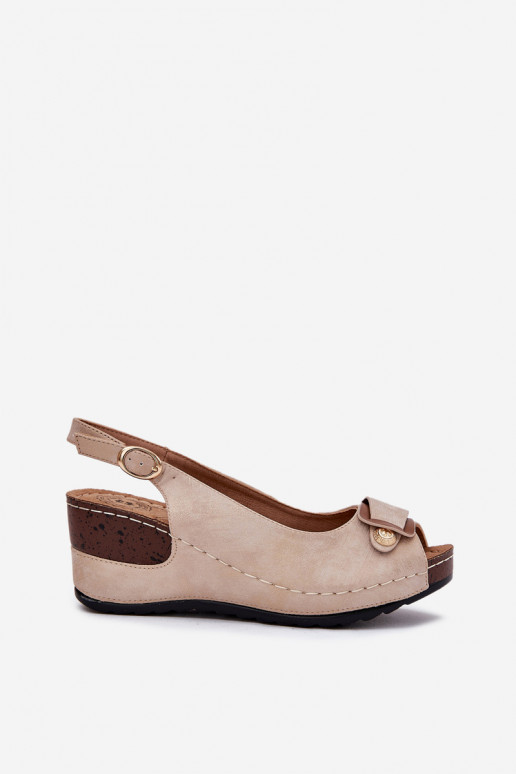 Sandálias leves de plataforma areia e ouro Comfort Shoes Efravia