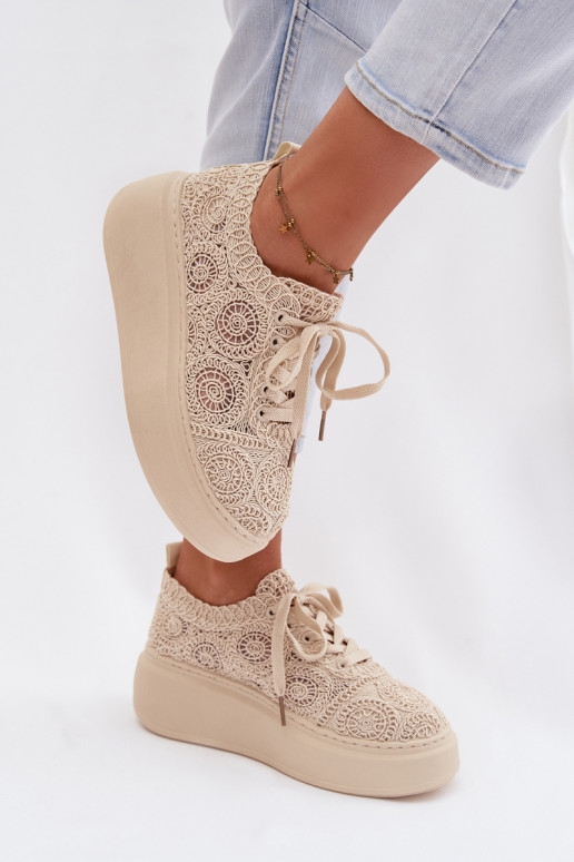 Sapatos casuais bege com plataforma e motivos de renda Evalora