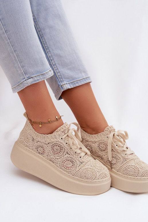 Sapatos casuais bege com plataforma e motivos de renda Evalora