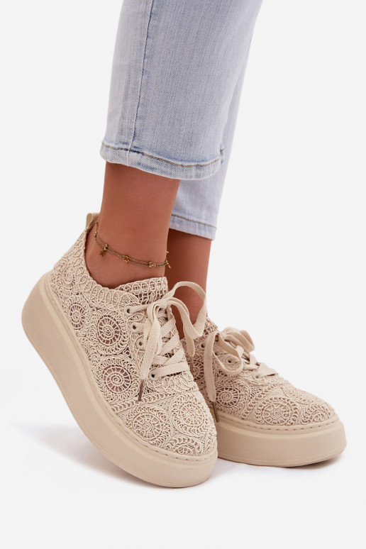 Sapatos casuais bege com plataforma e motivos de renda Evalora
