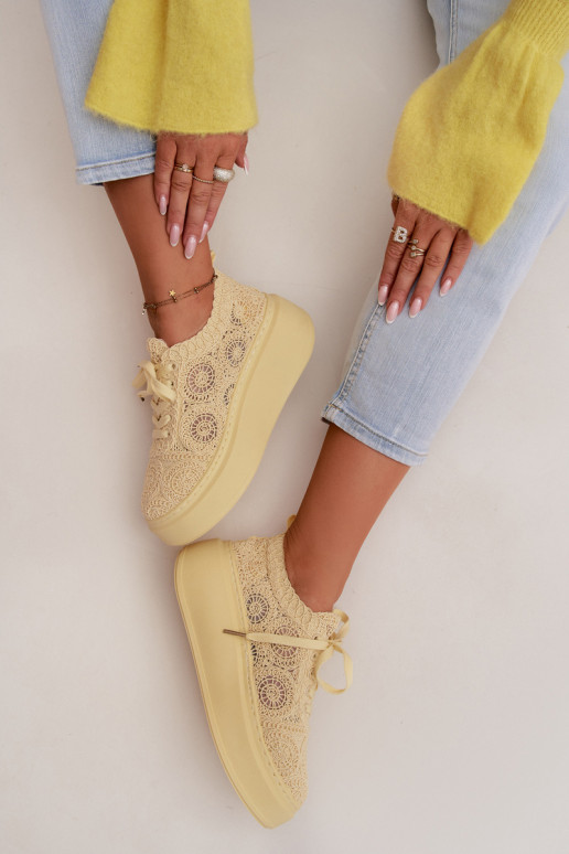Sapatos casuais amarelos com plataforma e motivos de renda Evalora