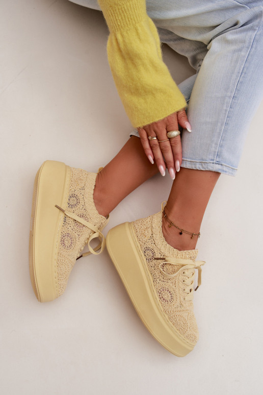 Sapatos casuais amarelos com plataforma e motivos de renda Evalora