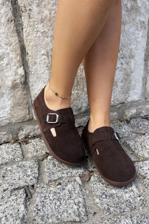 Sapatos femininos com fivelas de camurça sintética na cor chocolate Sombellia