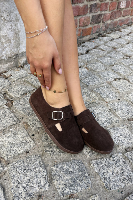 Sapatos femininos com fivelas de camurça sintética na cor chocolate Sombellia