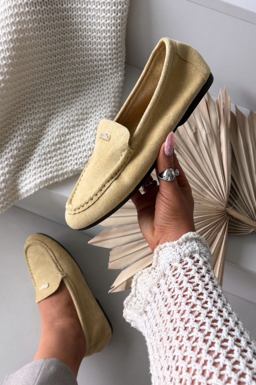 Mocassins amarelos femininos com detalhes dourados Sarivelle