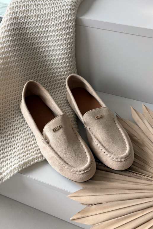Mocassins beiges femininos com detalhes dourados Sarivelle
