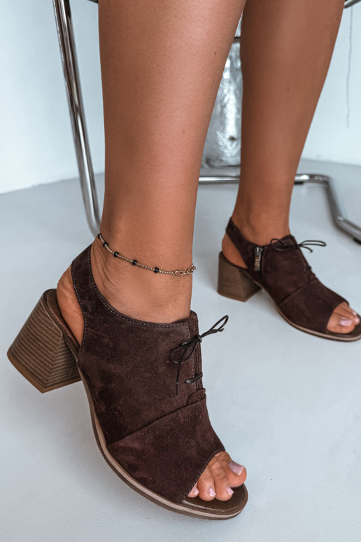 Sapatos de salto elegantes em couro com detalhes estilosos Zazoo 40523 na cor chocolate