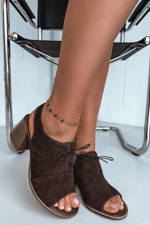 Sapatos de salto elegantes em couro com detalhes estilosos Zazoo 40523 na cor chocolate