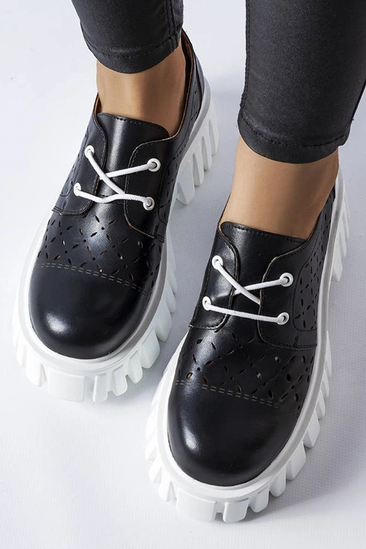 Mocassins chunky perfurados pretos Camus