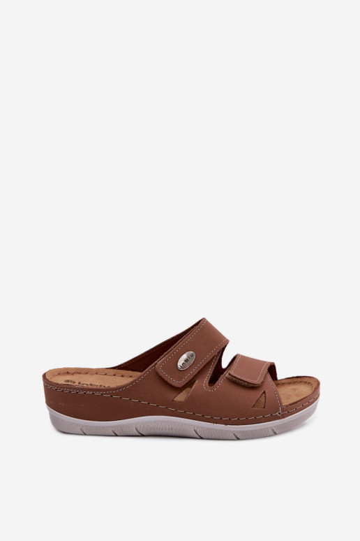 Chinelos de couro femininos marrons com fechos adesivos Inblu OE0001GU