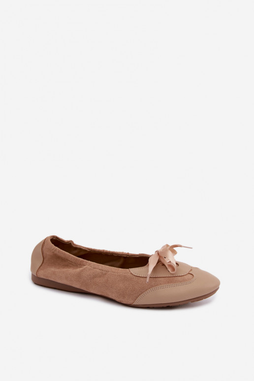 Bailarinas esportivas bege com detalhes elegantes Peonia