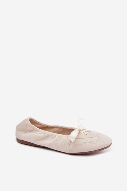 Bailarinas esportivas em marfim com detalhes elegantes Peonia