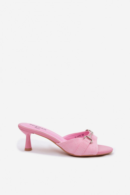 Chinelos femininos com salto fino e detalhes elegantes em rosa Poppia