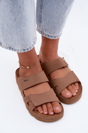 Chinelos de couro marrons com fecho adesivo Inblu