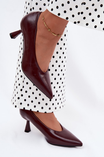 Sapatos pontudos com saltos em bordô Silenta