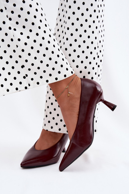 Sapatos pontudos com saltos em bordô Silenta