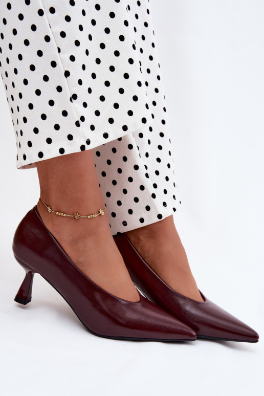 Sapatos pontudos com saltos em bordô Silenta