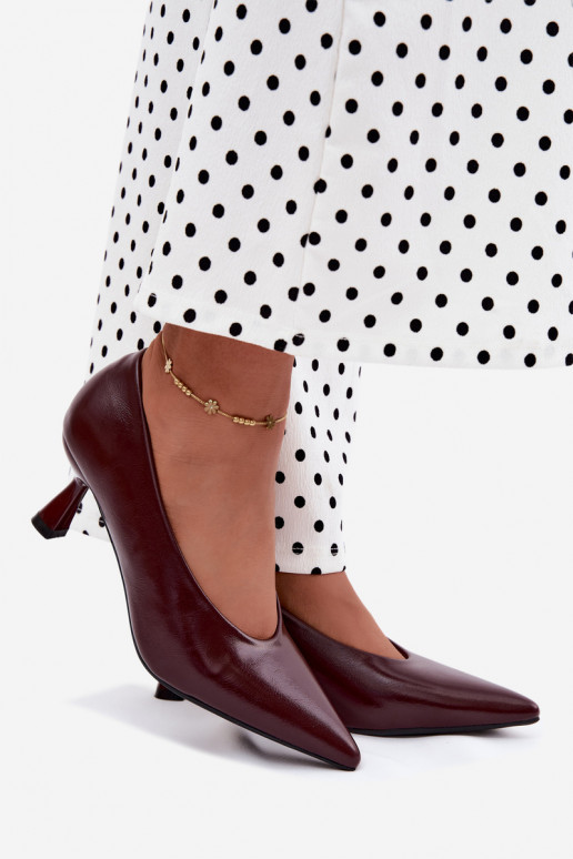 Sapatos pontudos com saltos em bordô Silenta