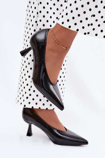 Sapatos pontudos com saltos em preto Silenta