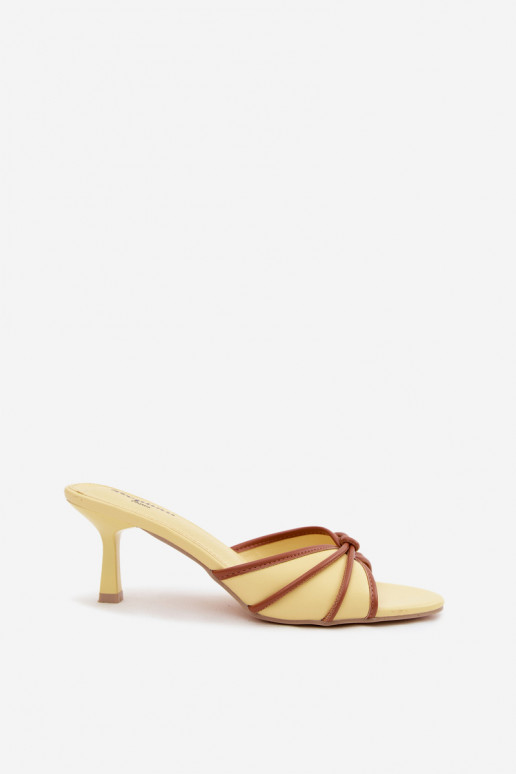 Chinelos femininos com saltos finos em couro sintético amarelo Orchidia