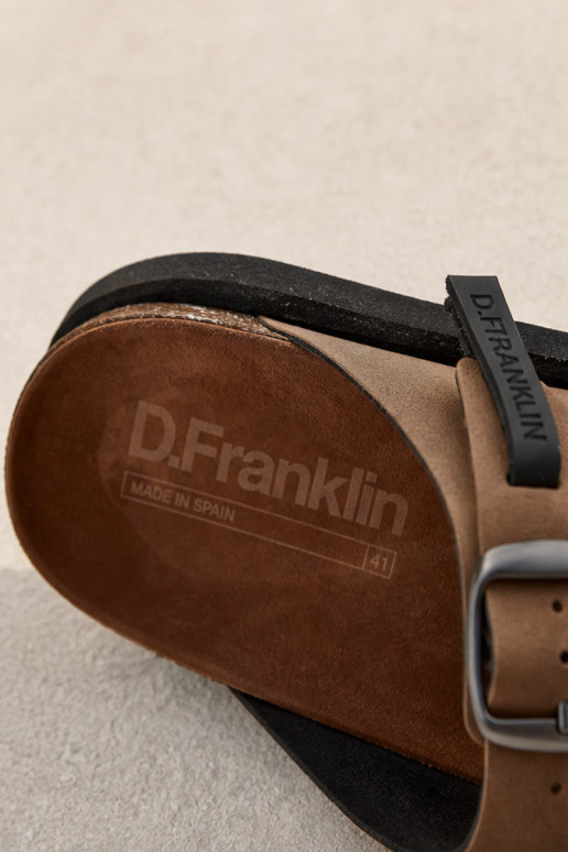 Chinelos de couro masculinos com fivelas D.Franklin DFSH407017 cor marrom