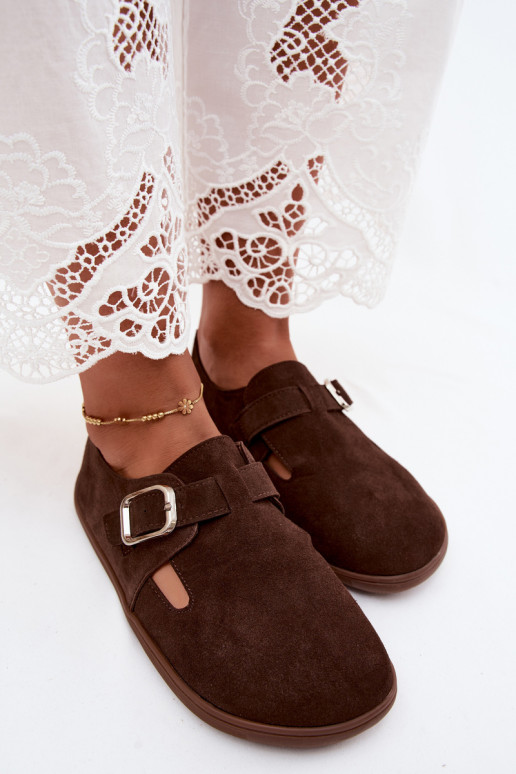 Sapatos femininos com fivelas de camurça sintética na cor chocolate Sombellia