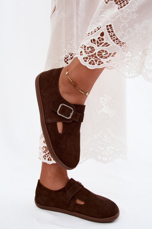 Sapatos femininos com fivelas de camurça sintética na cor chocolate Sombellia