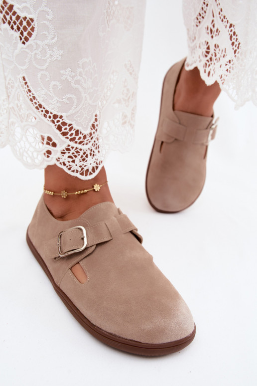 Sapatos femininos de cor areia com fivelas de camurça sintética Sombellia