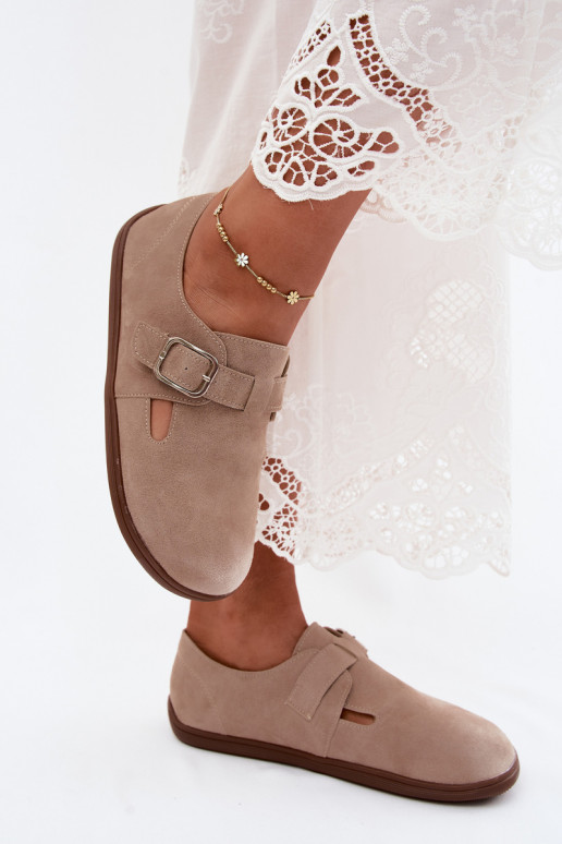 Sapatos femininos de cor areia com fivelas de camurça sintética Sombellia