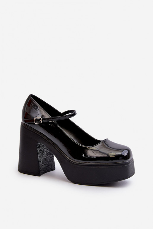 Sapatos pretos femininos com efeito envernizado e plataforma Big Star NN274004