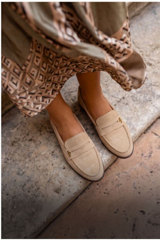 Mocassins femininos em camurça sintética bege Prestelle
