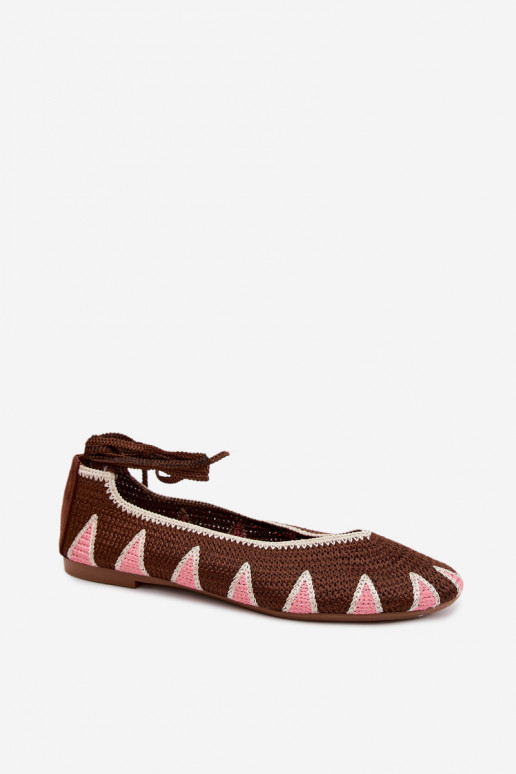 Ballerinas de crochê com detalhes elegantes em marrom escuro Astera