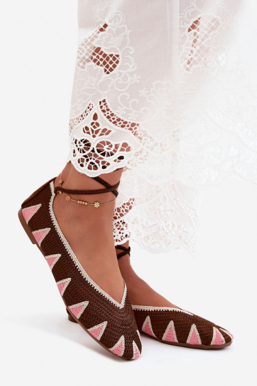 Ballerinas de crochê com detalhes elegantes em marrom escuro Astera