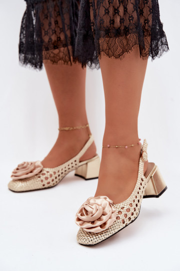 Sandálias femininas estampadas com salto e ornamentos Artiker 58C0798 cor dourada 2