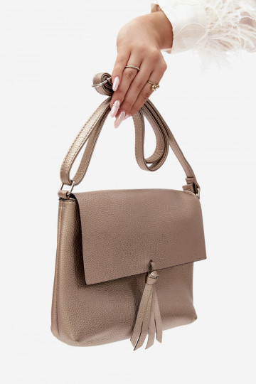 Bolsa estilo carteiro de couro sintético dourado Sigrid 2