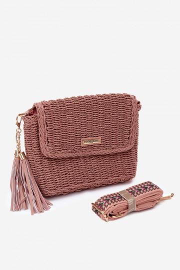 Pequena bolsa rosa estilo carteiro com elementos vazados Tamara 2