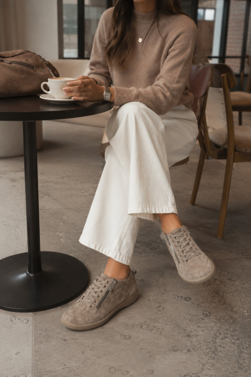 Sapatos femininos em camurça sintética areia Brindle